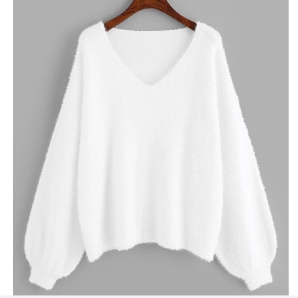🎀 LAST ONE PLUS white fuzzy sweater READY TO SHIP - Picture 7 of 7